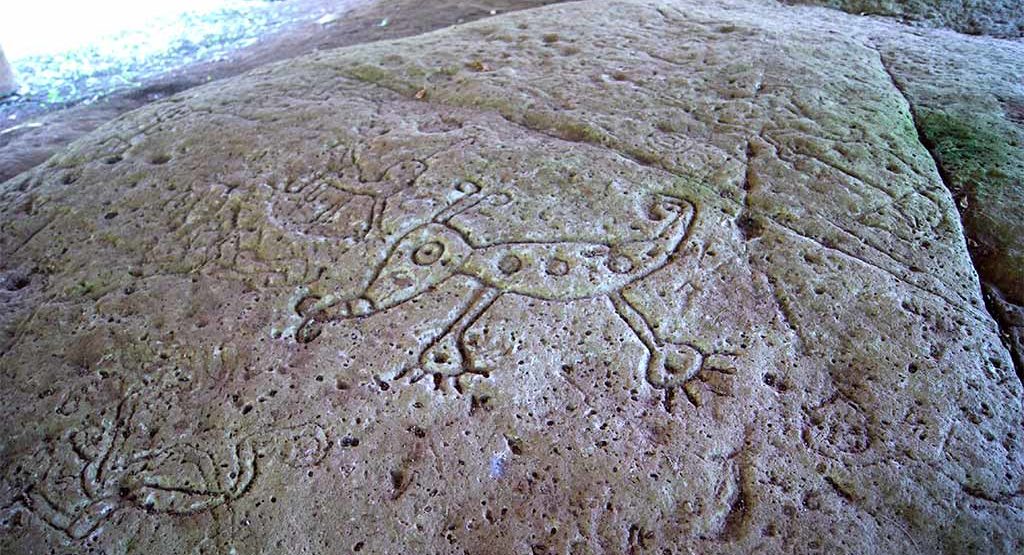 Painted-Stones-Petroglyphs-Archaeological-Park
