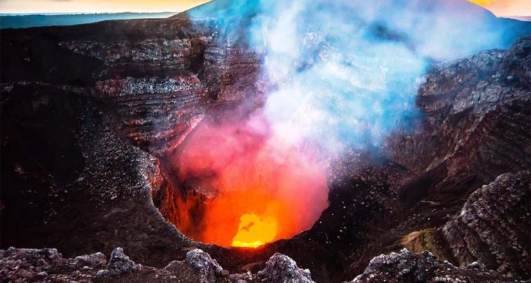 volcan-masaya-lago-de-lava-Nicaragua-
